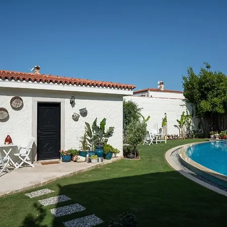 Sedirli Ev Inn Alaçatı