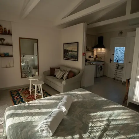 Sedirli Ev Inn Alacati