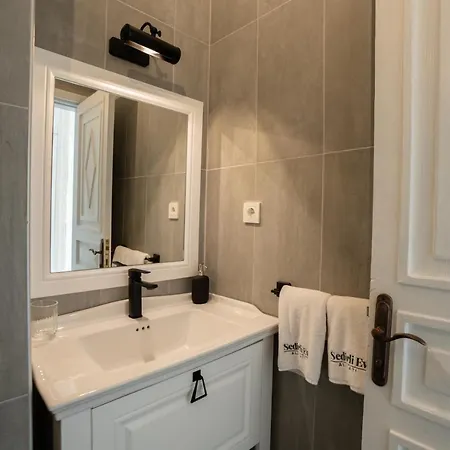 Sedirli Ev Inn Alacati