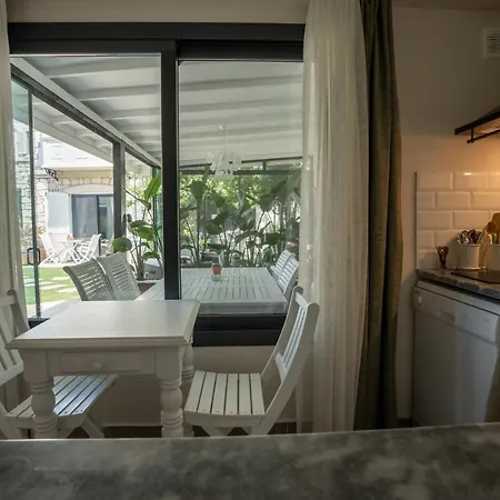 Sedirli Ev Inn Alaçatı