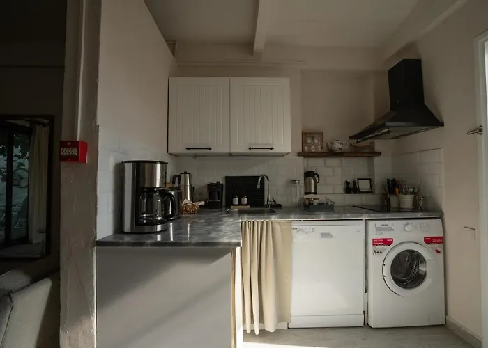 Han/Misafirhane Sedirli Ev 2*