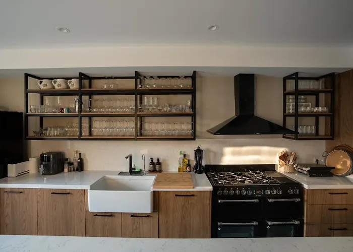 Han/Misafirhane Sedirli Ev 2*