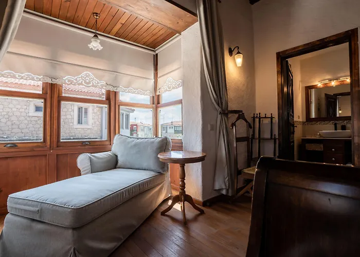 Han/Misafirhane Sedirli Ev 2*